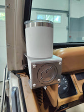 Charger l'image dans la galerie, CUSTOM Flat Plate Cup Holders for Jeep Wrangler -Pair