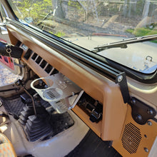 Carica l'immagine nel visualizzatore di Gallery, Black dash mount for Jeep YJ, compatible with a wide range of accessory mounts