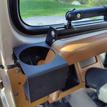 Carica l'immagine nel visualizzatore di Gallery, Black accessory mount for Jeep YJ, works with lots of third-party mounts