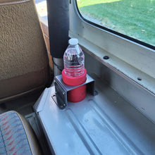 Carica l'immagine nel visualizzatore di Gallery, Steel cup holder with USA Flag design inside Jeep YJ