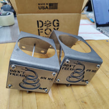 Carica l'immagine nel visualizzatore di Gallery, Steel cup holder with "Don't Tread On Me" logo design inside Jeep YJ