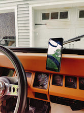 Cargar imagen en el visor de la galería, Magnetic and Black made in the USA metal phone mount for jeep wrangler yj