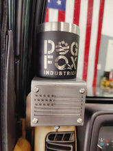 Cargar imagen en el visor de la galería, Metal cup holder with American flag installed in Jeep Wrangler TJ