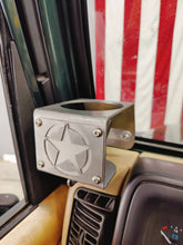 Carica l'immagine nel visualizzatore di Gallery, Metal cup holder with Army Star installed in Jeep TJ