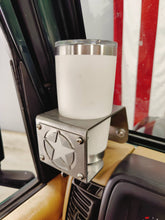 Carica l'immagine nel visualizzatore di Gallery, Metal cup holder with Army Star installed in Jeep TJ