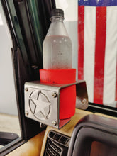 Carica l'immagine nel visualizzatore di Gallery, Metal cup holder with Army Star installed in Jeep TJ