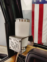 Cargar imagen en el visor de la galería, White yeti tumbler inside metal cup holder with USMC logo mounted on drivers side of TJ Jeep Wrangler