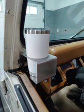 Carica l'immagine nel visualizzatore di Gallery, Flat Front Cup Holder for Jeep Wrangler YJ