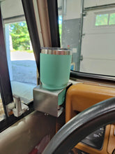 Carica l'immagine nel visualizzatore di Gallery, Flat Front Cup Holder for Jeep Wrangler YJ