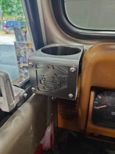 Cargar imagen en el visor de la galería, Portavasos USMC del Cuerpo de Marines de los Estados Unidos para Jeep Wrangler YJ