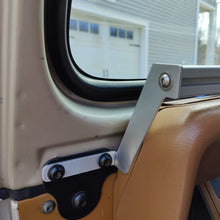 Load image into Gallery viewer, Jeep YJ dash accessory mount with installed phone holder