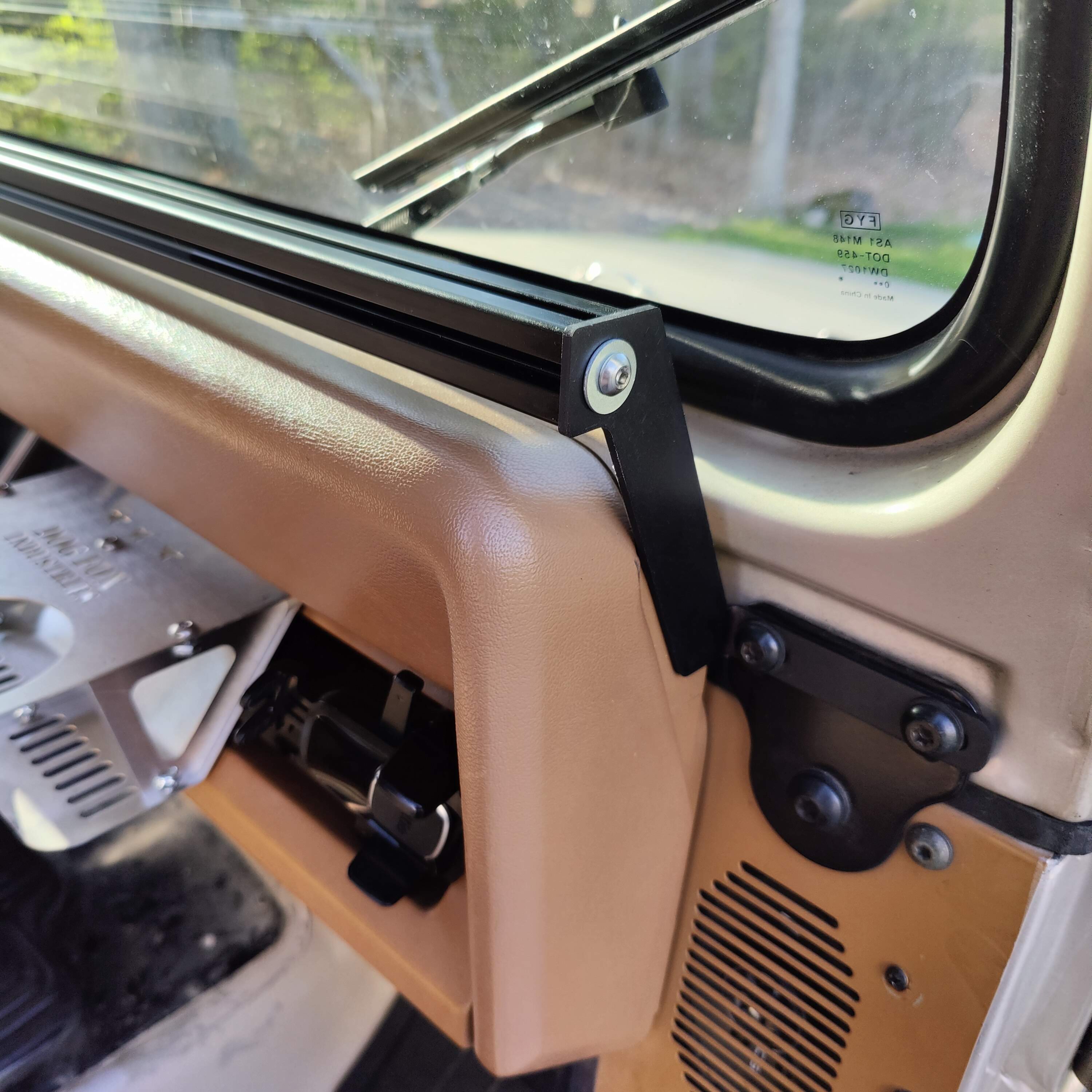 Vehicle Accessory Mount Dash Accessory Mount for Jeep Wrangler YJ, BLACK – Dog Fox Industries